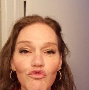 Meet your Posher, Selena